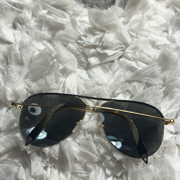 Victoria Beckham 18ct Gold vbs90 c45 sunglasses Black Trim Size 62-13-145 main image 4